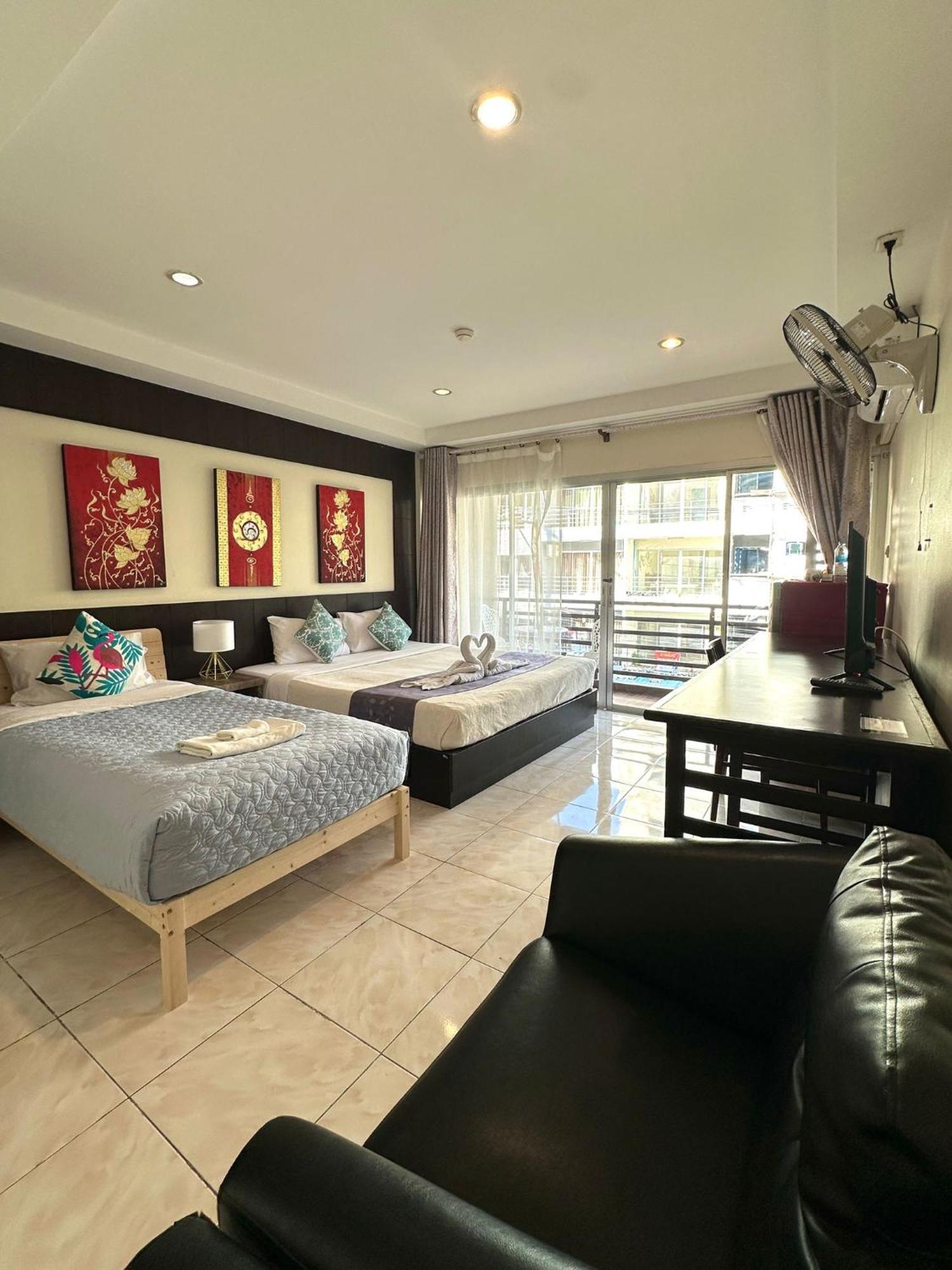 Thai Classic House Patong Buitenkant foto