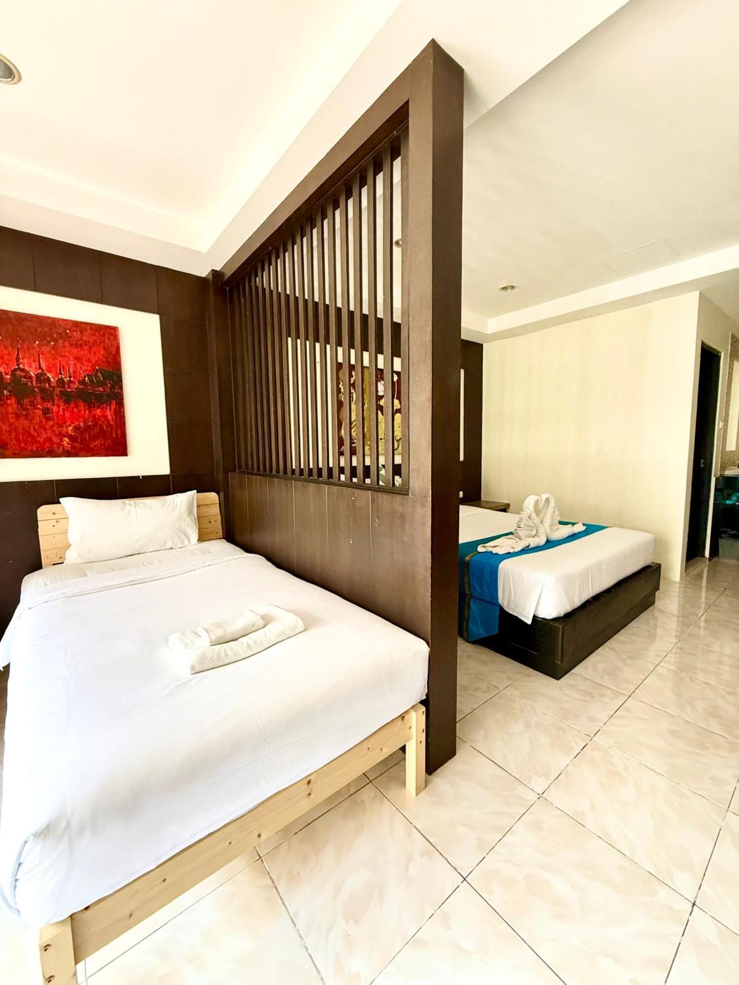 Thai Classic House Patong Buitenkant foto